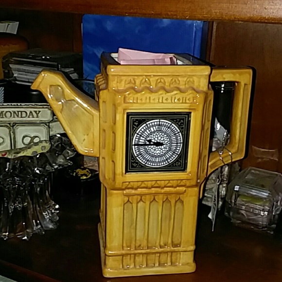 The London Pottery Co. Ltd. Accents David Birch Big Ben Tea Pitcher